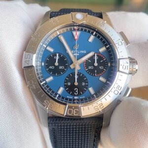 Breitling Avenger SB01474A1C1X1 04